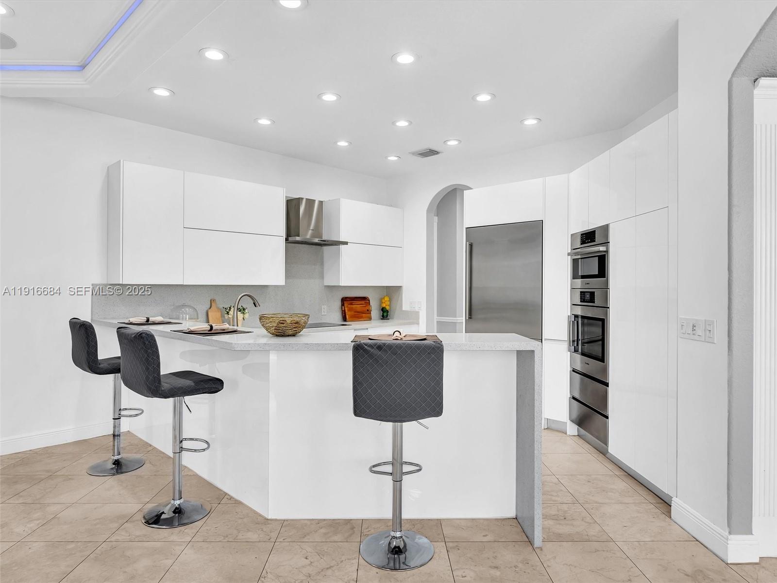 HOLLYWOOD GOLF ESTATES SE - Residential