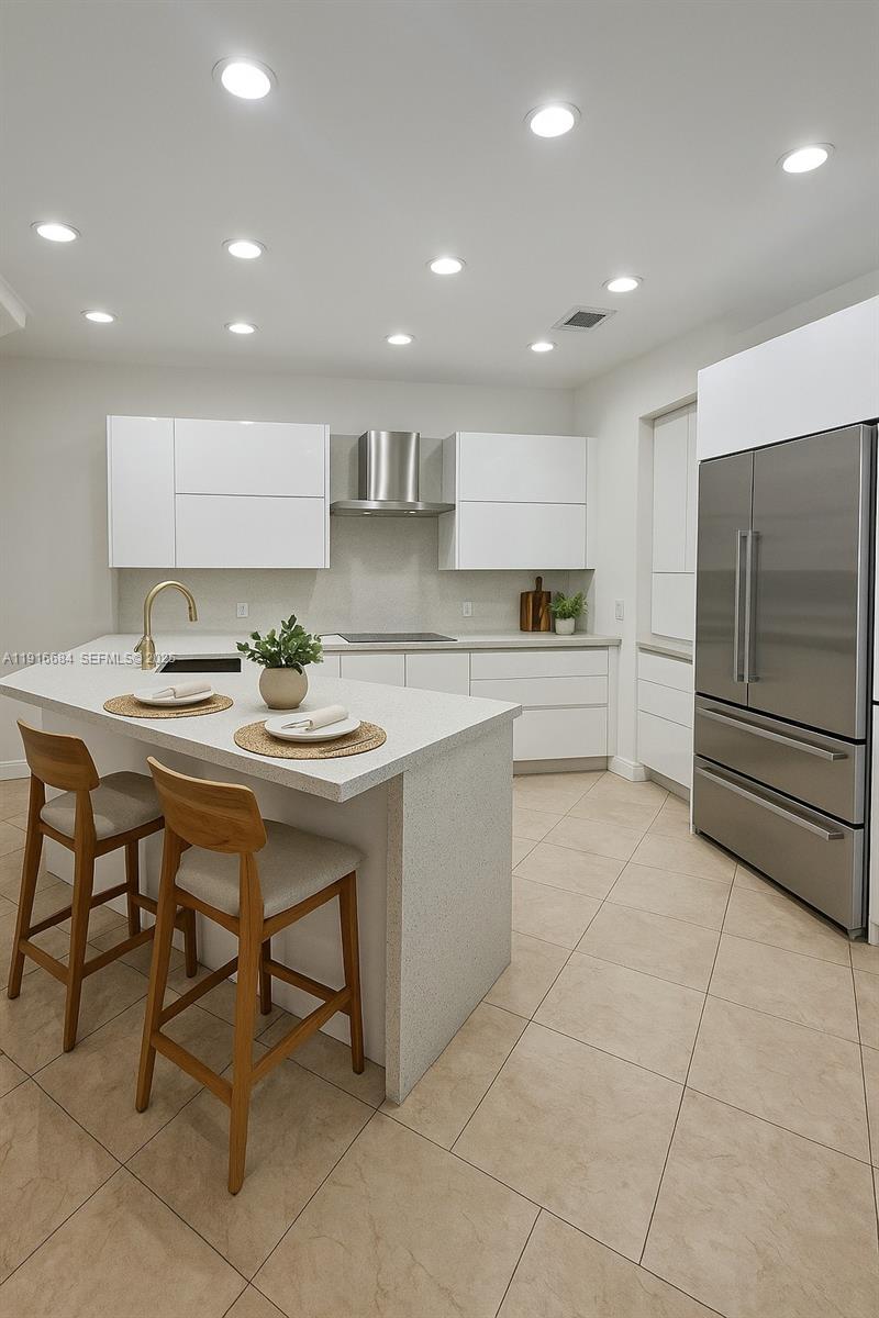 HOLLYWOOD GOLF ESTATES SE - Residential