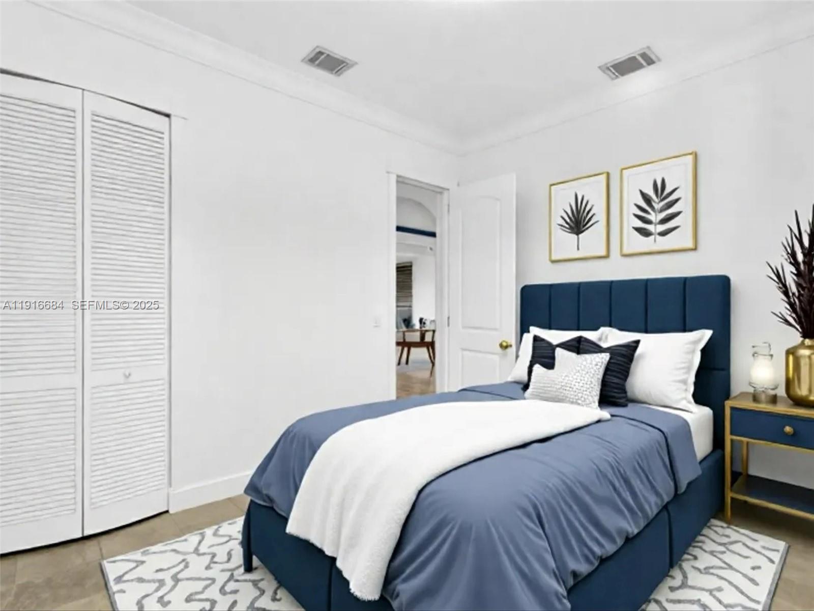 HOLLYWOOD GOLF ESTATES SE - Residential