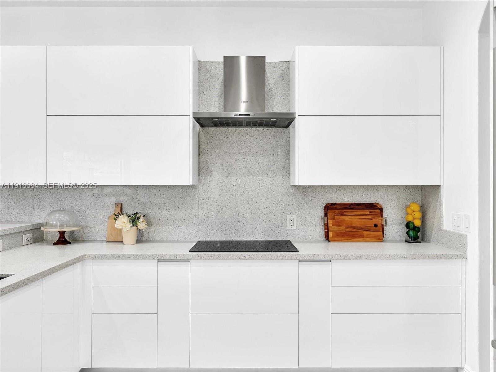 HOLLYWOOD GOLF ESTATES SE - Residential