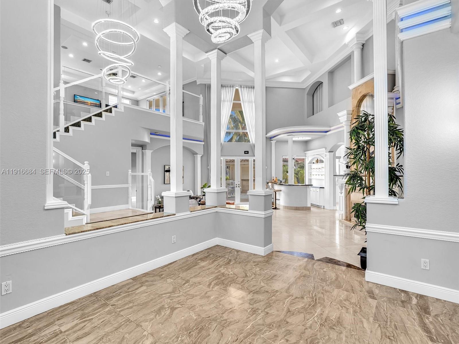 HOLLYWOOD GOLF ESTATES SE - Residential