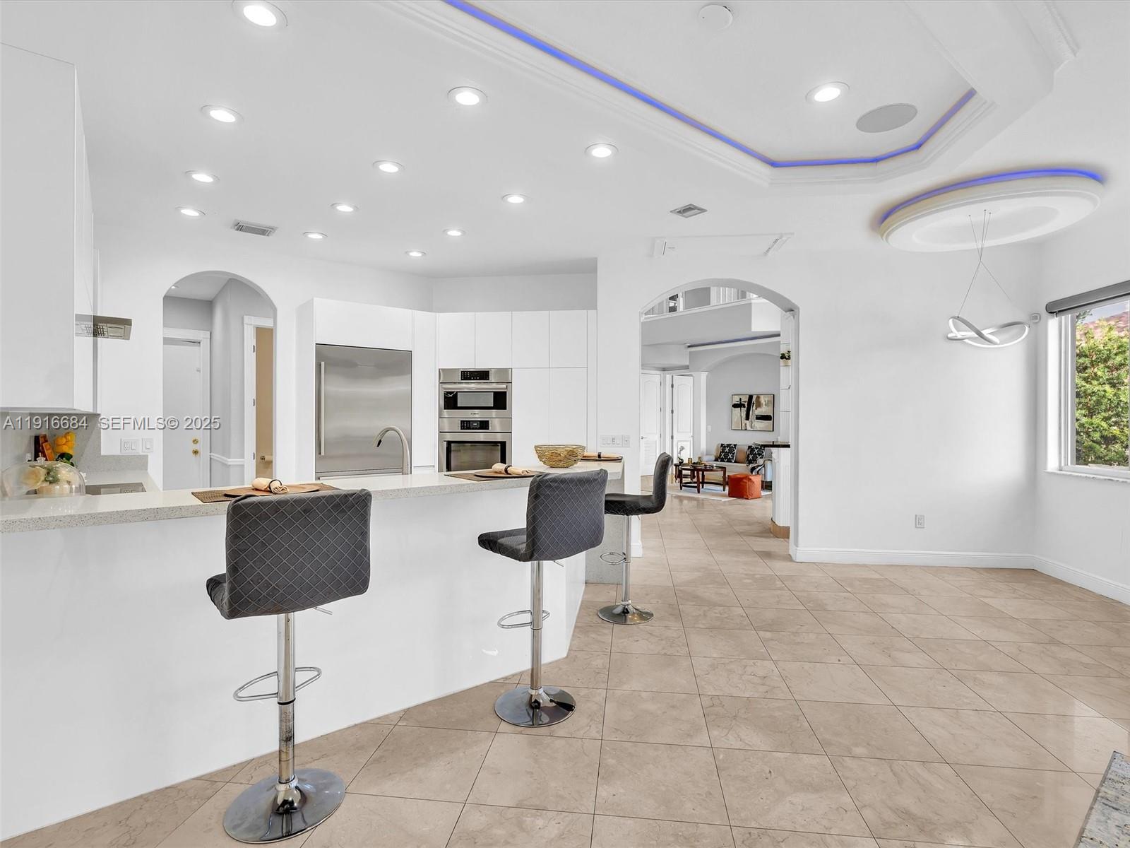 HOLLYWOOD GOLF ESTATES SE - Residential