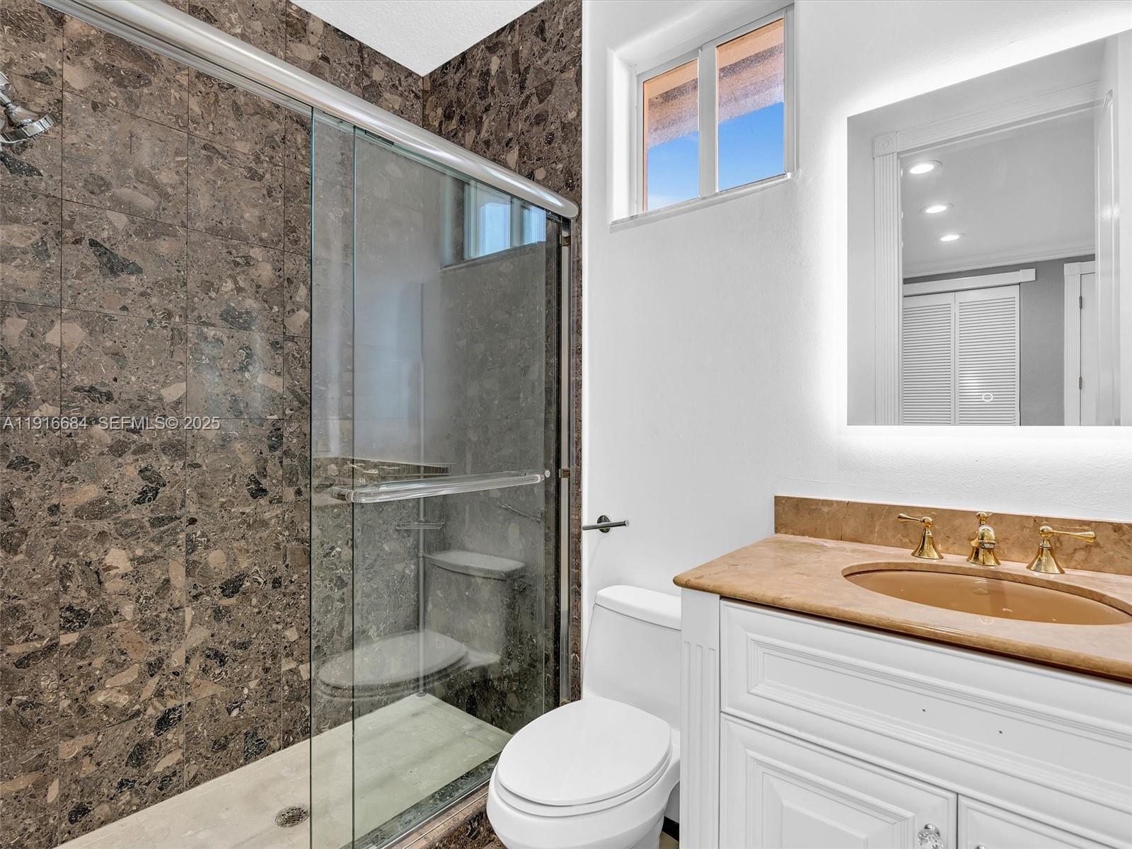 HOLLYWOOD GOLF ESTATES SE - Residential