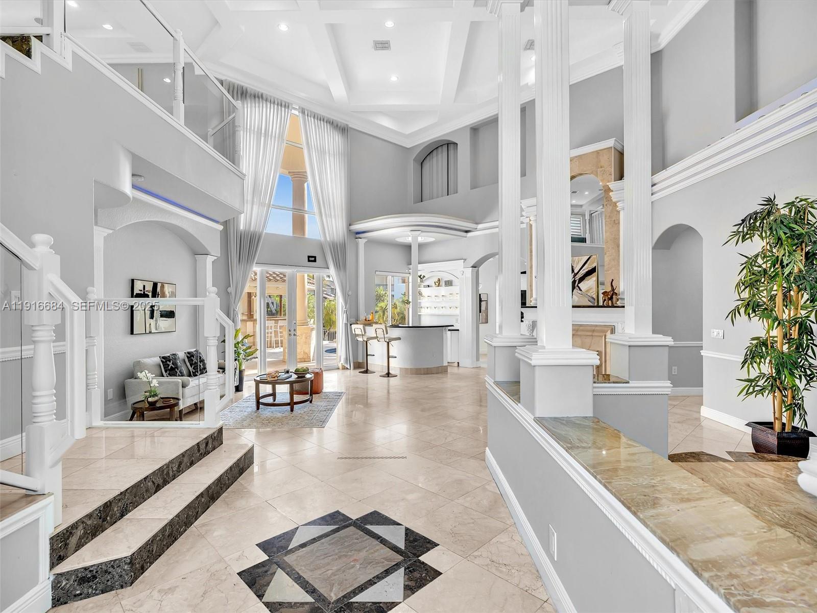 HOLLYWOOD GOLF ESTATES SE - Residential