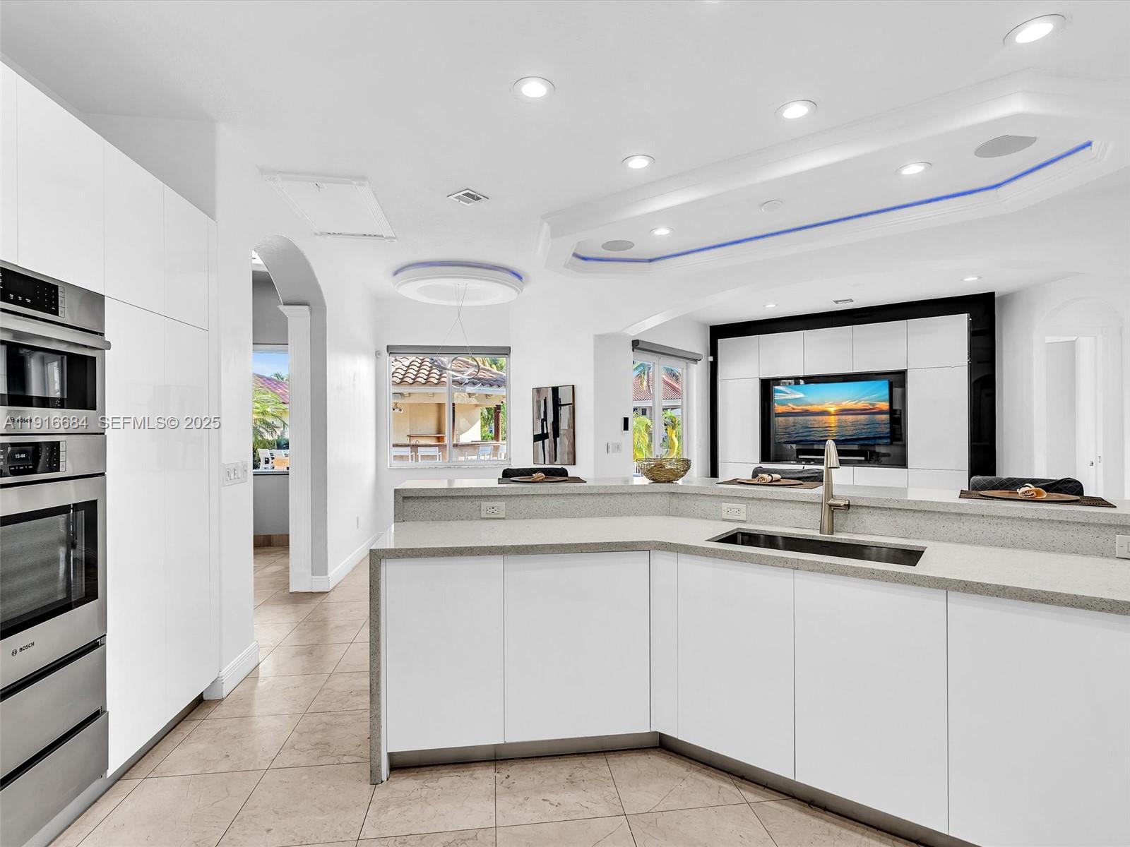 HOLLYWOOD GOLF ESTATES SE - Residential