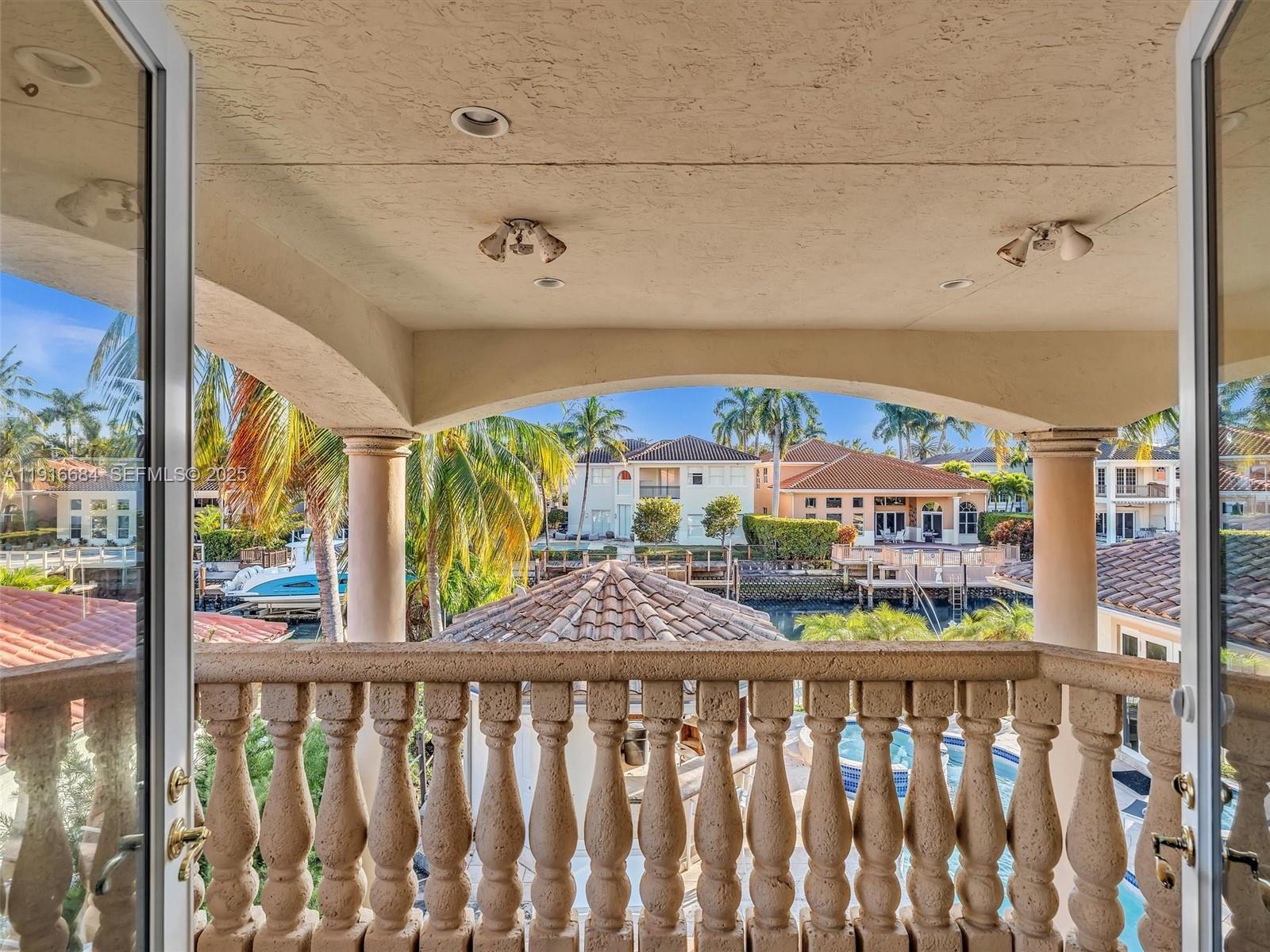 HOLLYWOOD GOLF ESTATES SE - Residential