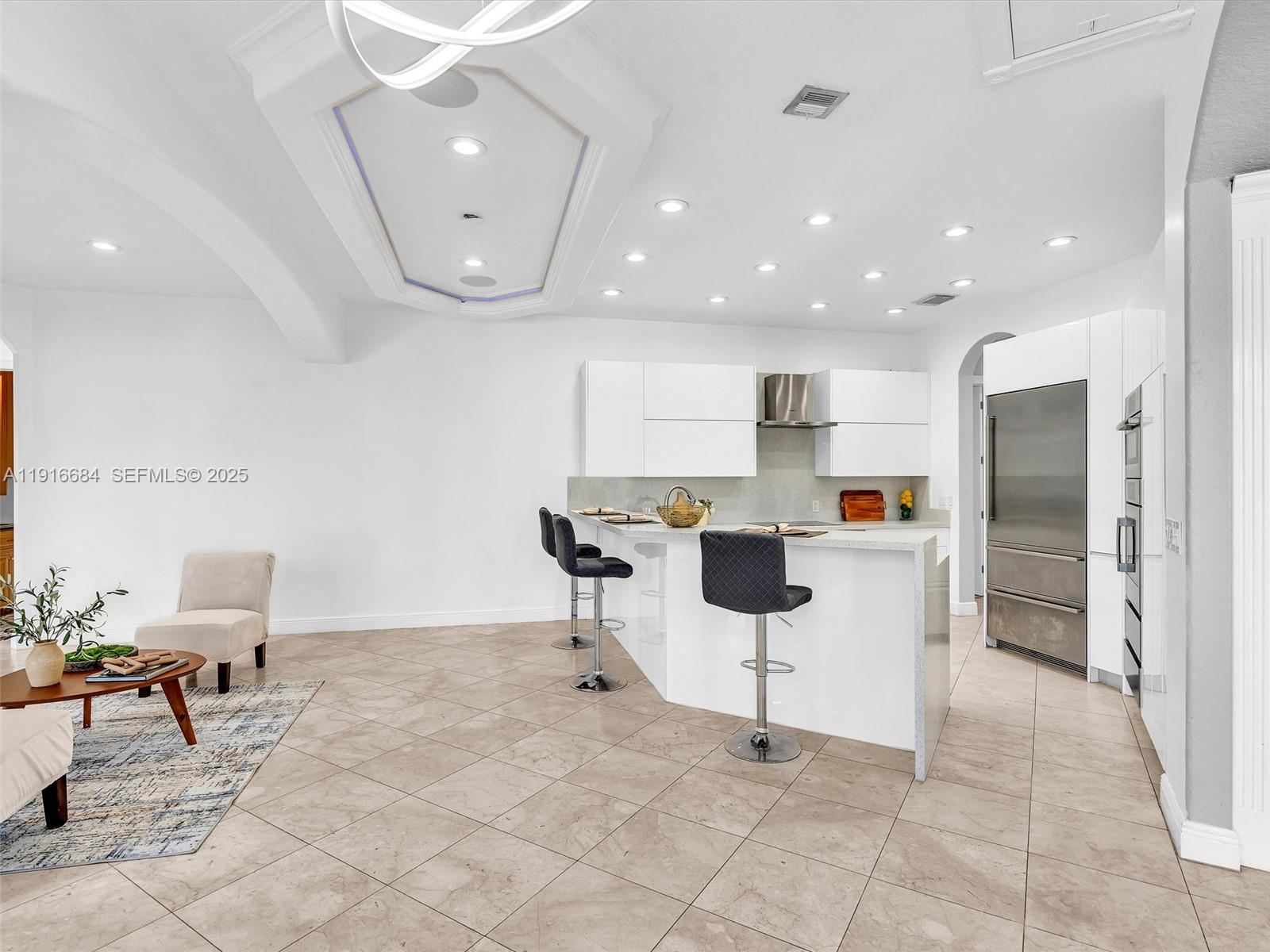 HOLLYWOOD GOLF ESTATES SE - Residential