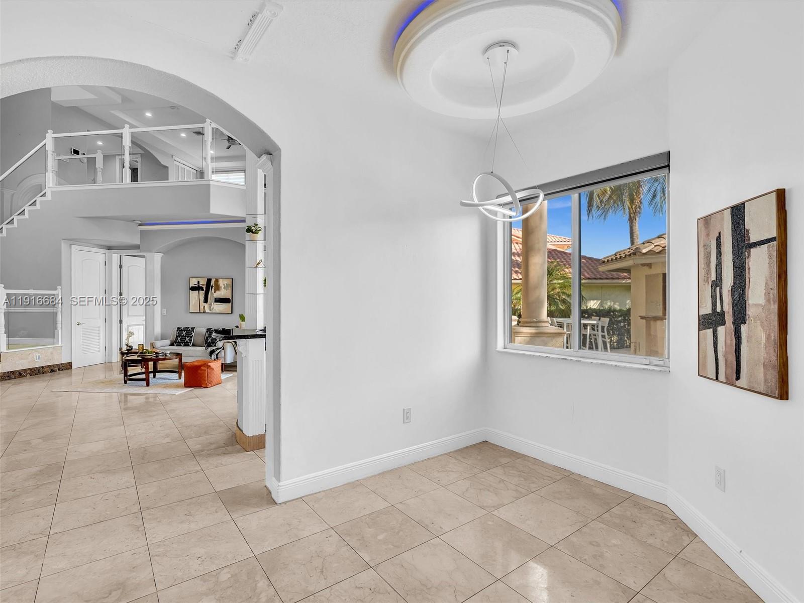 HOLLYWOOD GOLF ESTATES SE - Residential