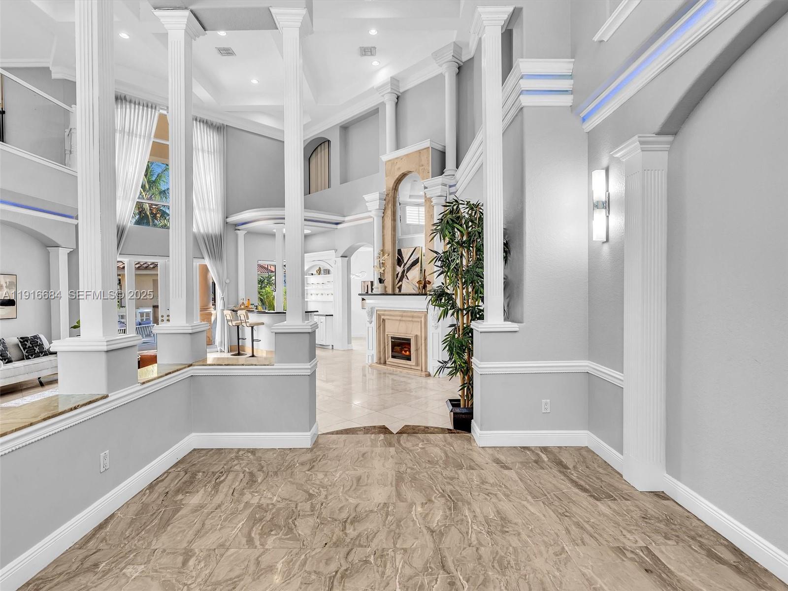 HOLLYWOOD GOLF ESTATES SE - Residential