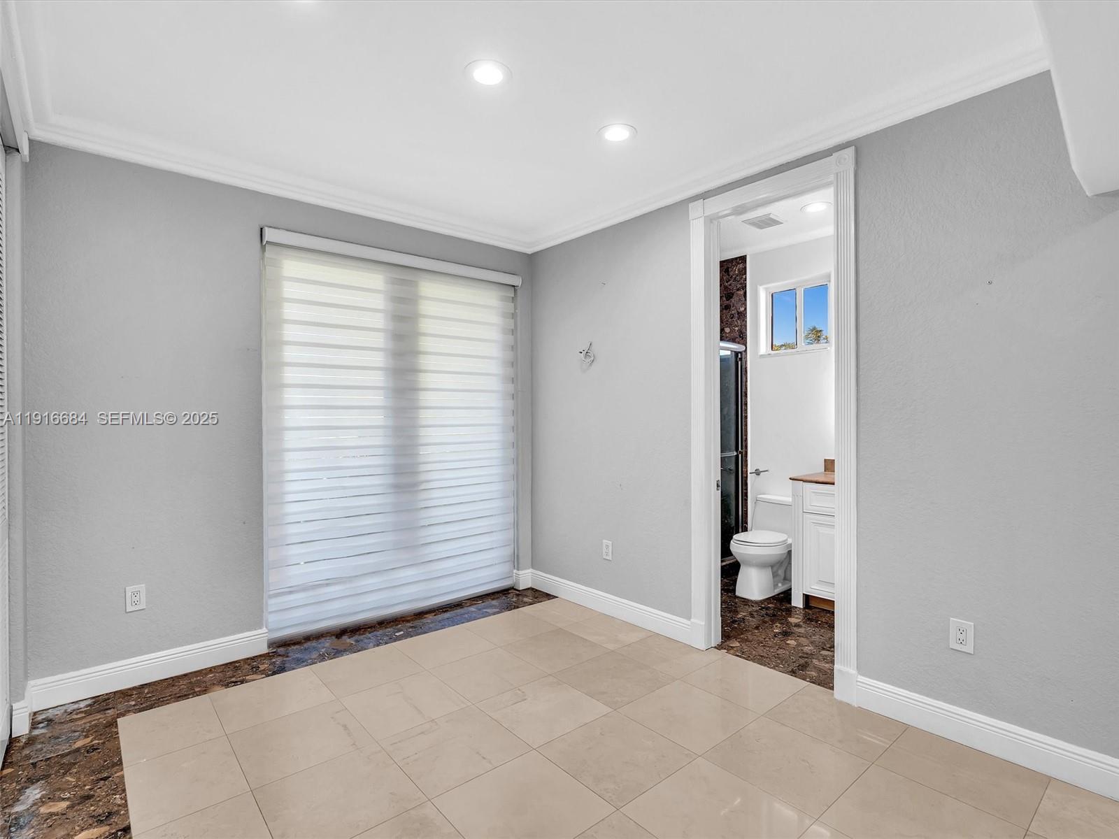 HOLLYWOOD GOLF ESTATES SE - Residential