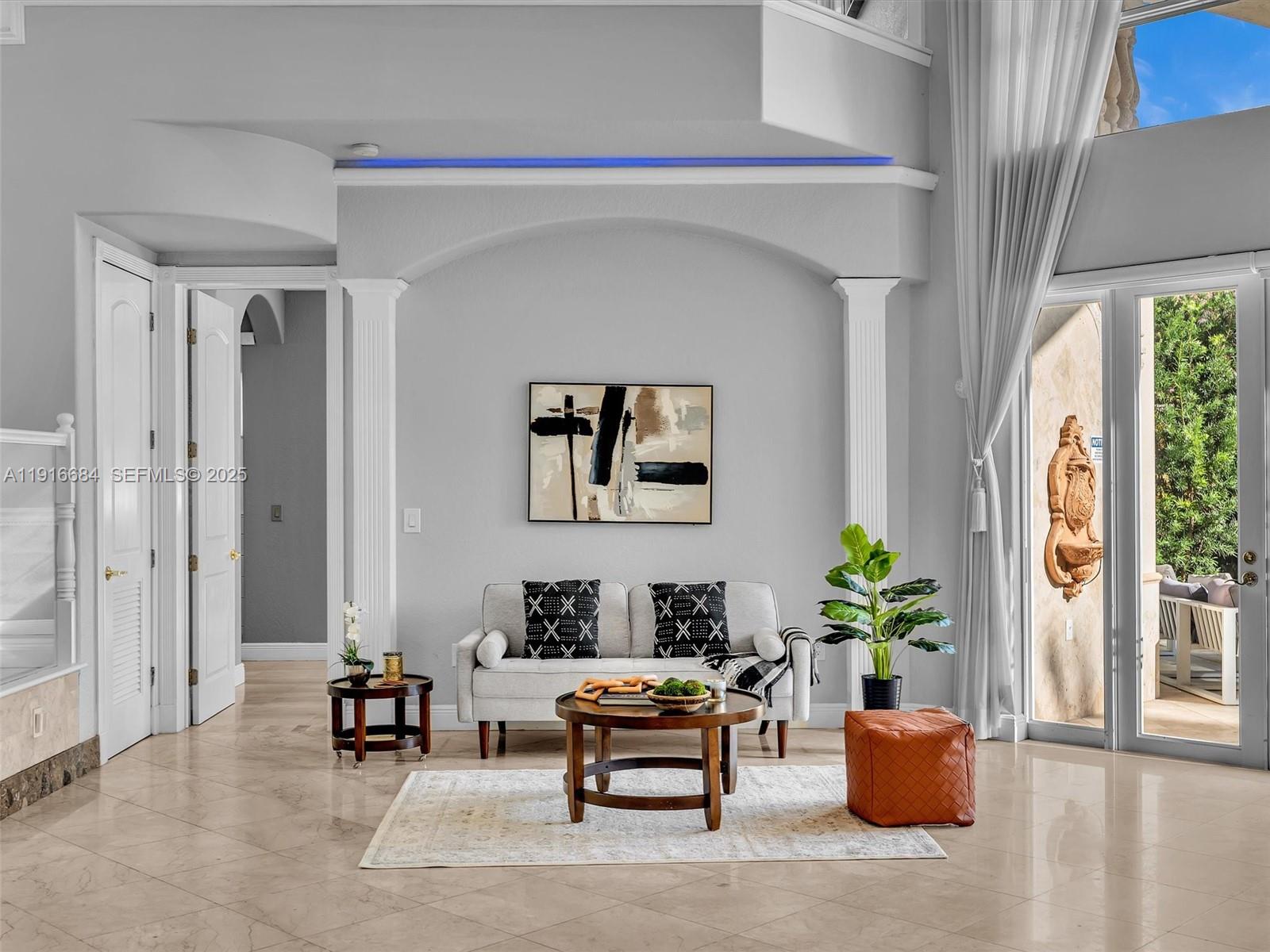 HOLLYWOOD GOLF ESTATES SE - Residential