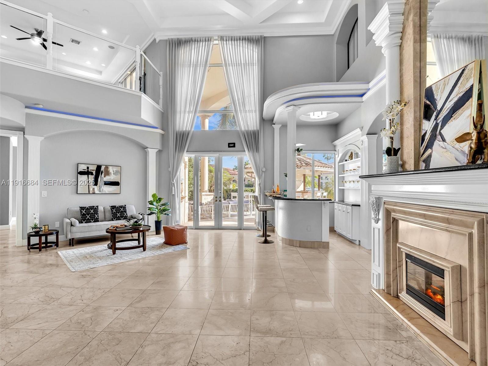 HOLLYWOOD GOLF ESTATES SE - Residential