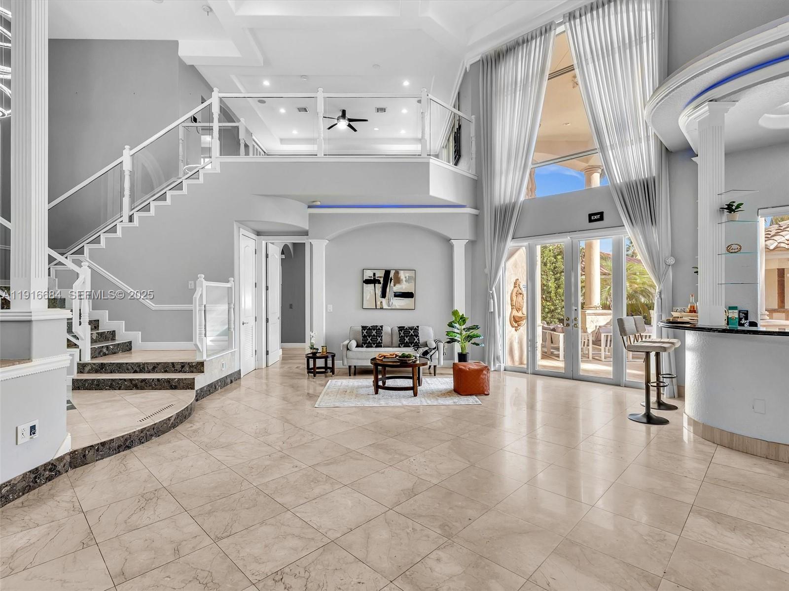 HOLLYWOOD GOLF ESTATES SE - Residential