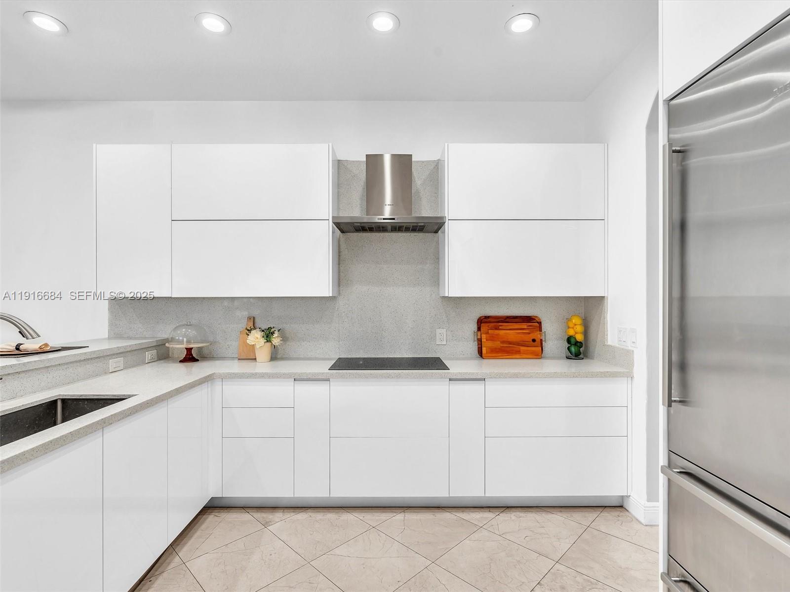 HOLLYWOOD GOLF ESTATES SE - Residential