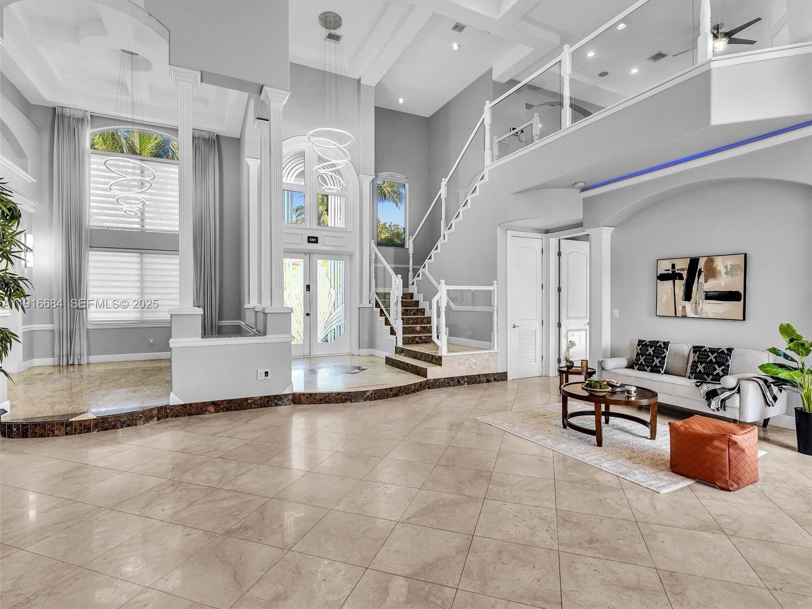 HOLLYWOOD GOLF ESTATES SE - Residential