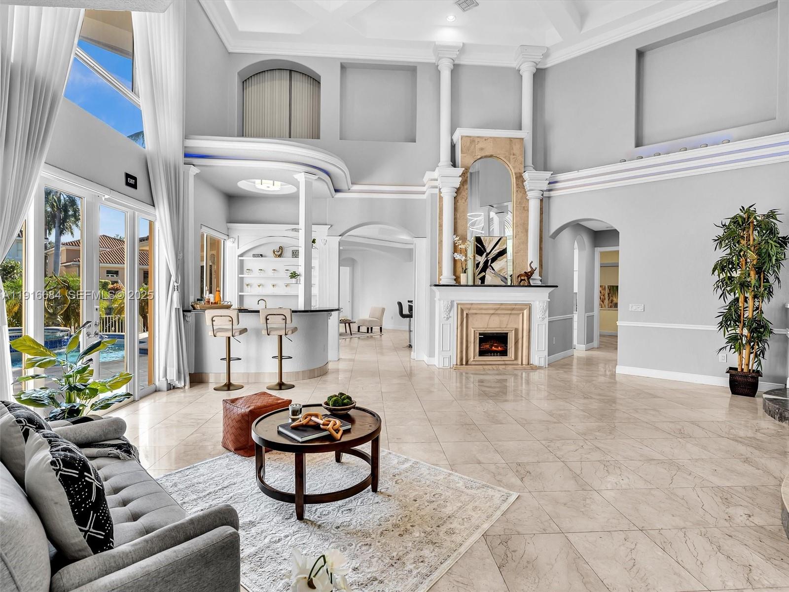 HOLLYWOOD GOLF ESTATES SE - Residential