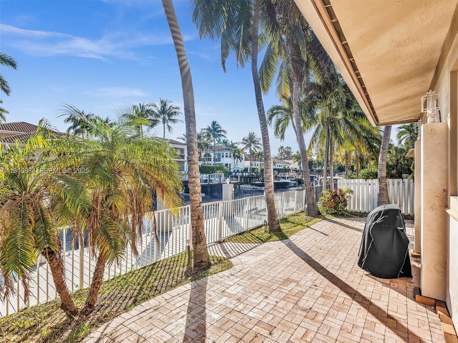 HOLLYWOOD GOLF ESTATES SE - Residential