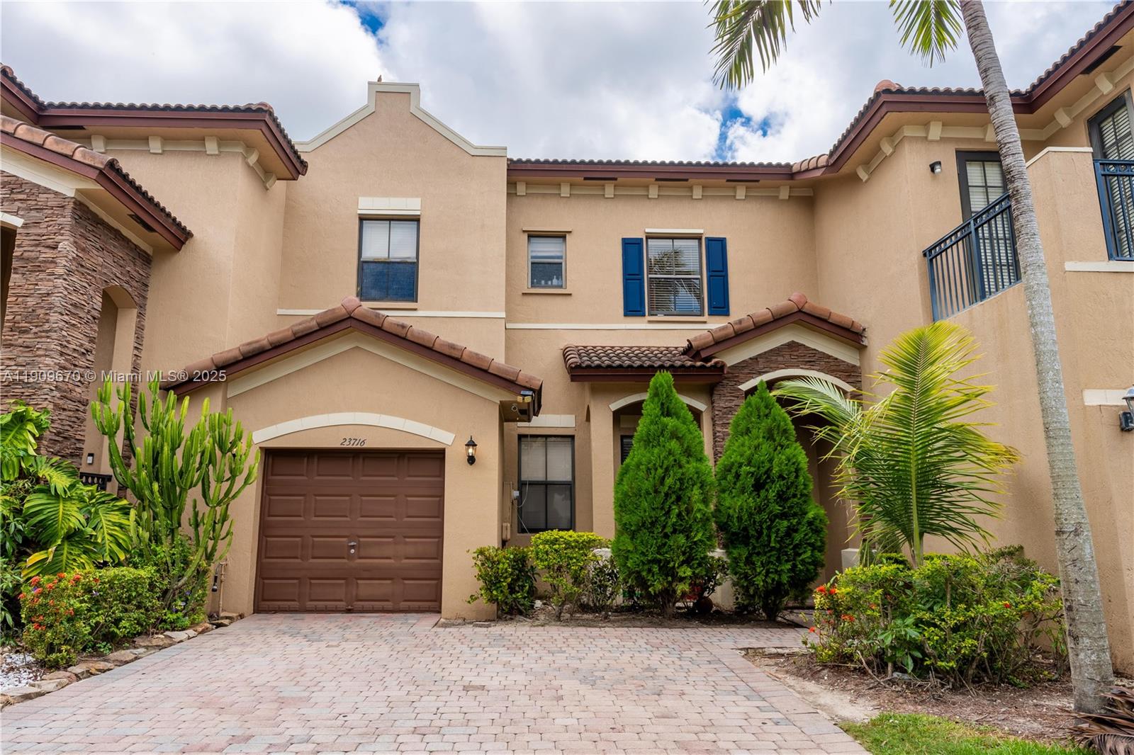 SILVER PALM EAST SEC TWO - Residential