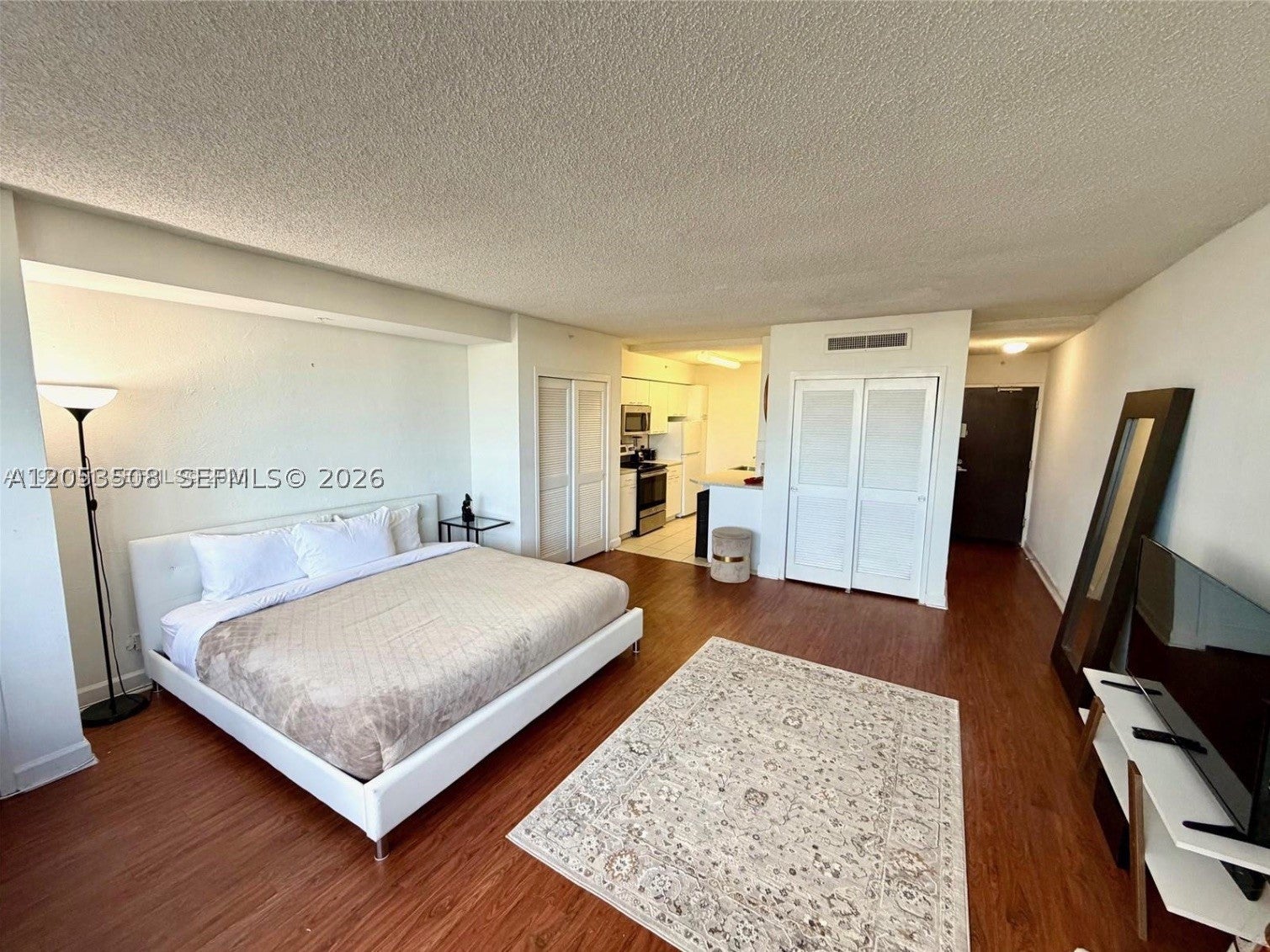 1500 Bay Rd 484S