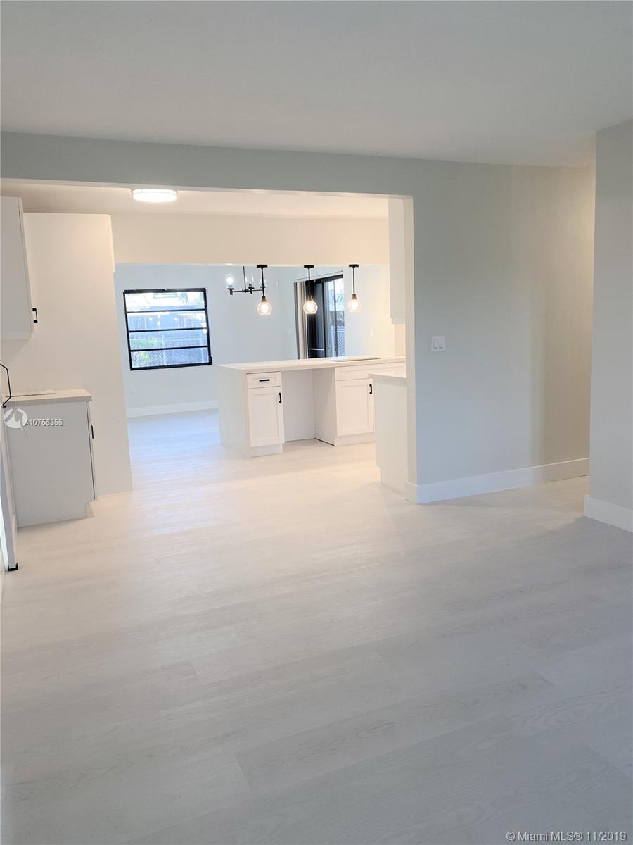 LEE MANOR - Residential