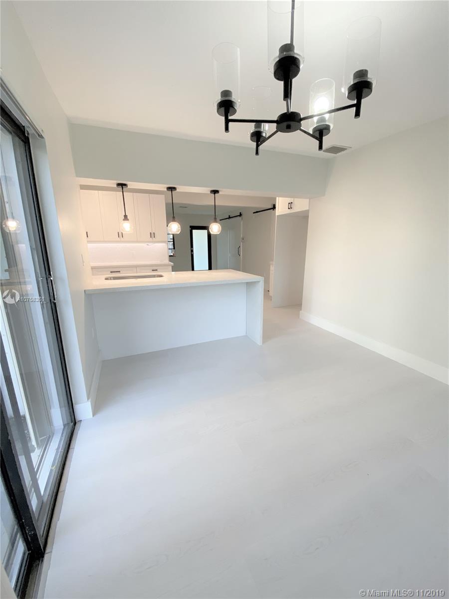 LEE MANOR - Residential