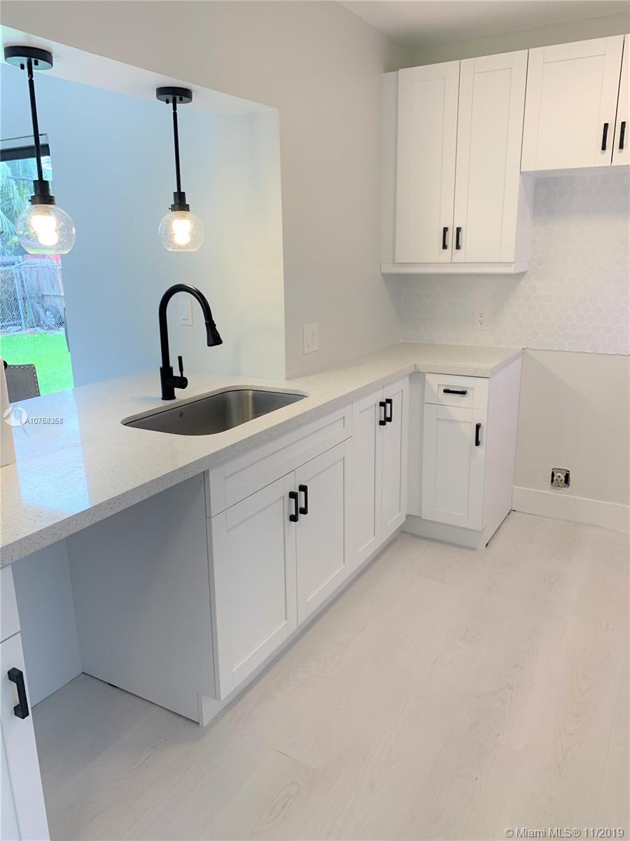 LEE MANOR - Residential