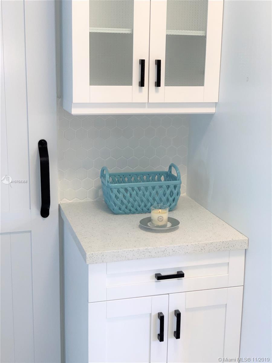 LEE MANOR - Residential