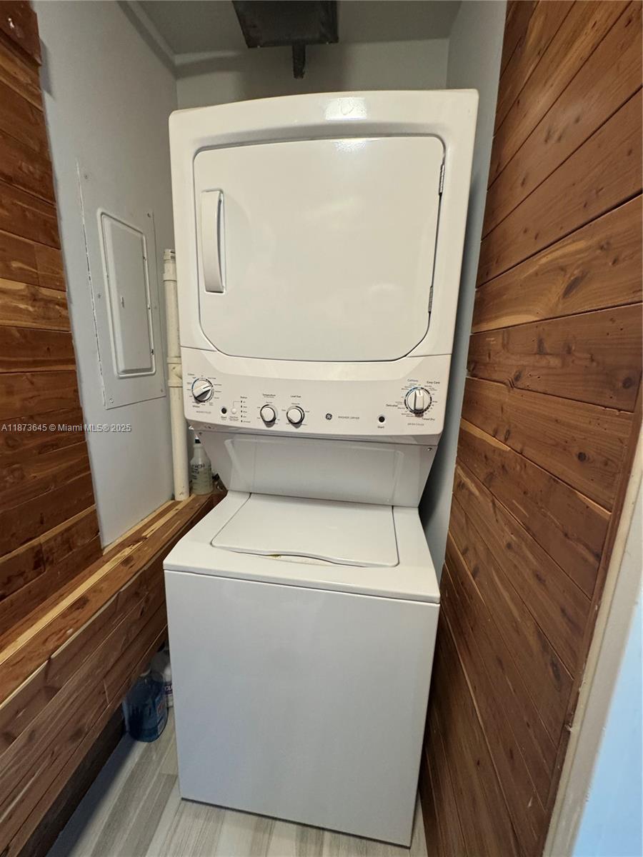 SHORELAND CO-OP - Residential