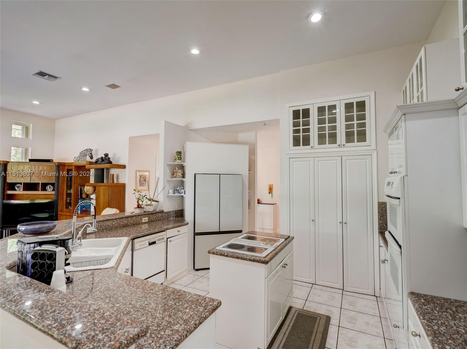 YORK HAUS ESTATES - Residential