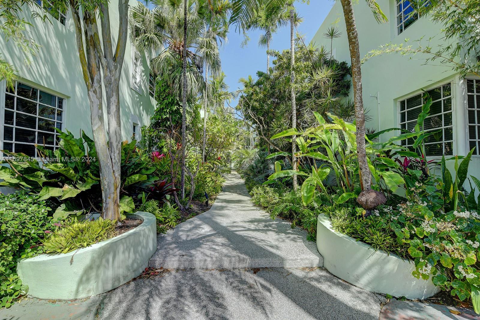 1571 Pennsylvania Ave 4S