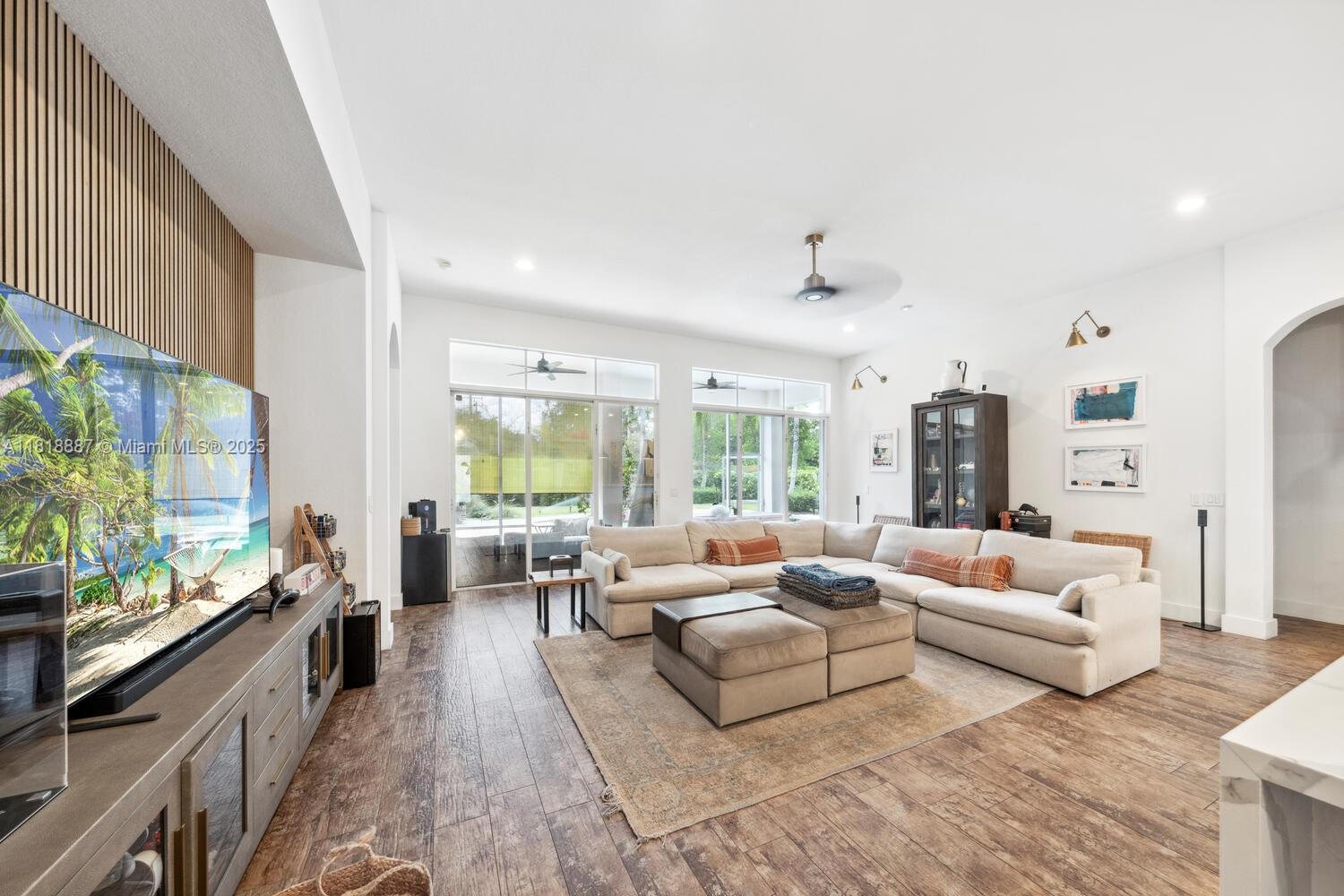 HIBBS GROVE PLANTATION - Residential