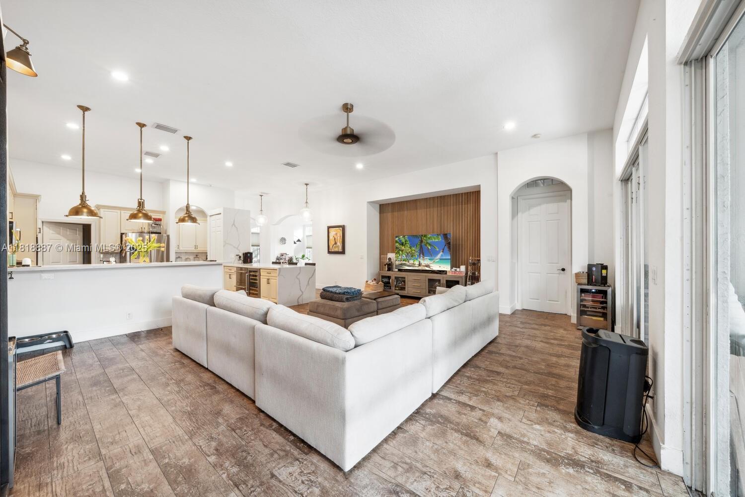 HIBBS GROVE PLANTATION - Residential