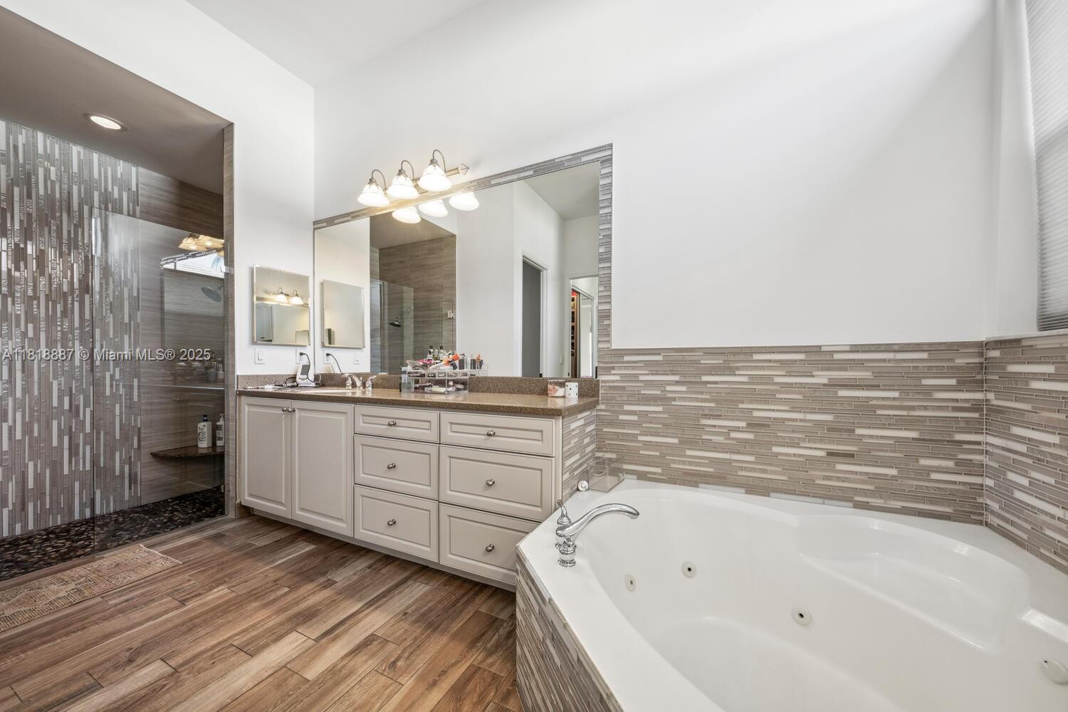 HIBBS GROVE PLANTATION - Residential