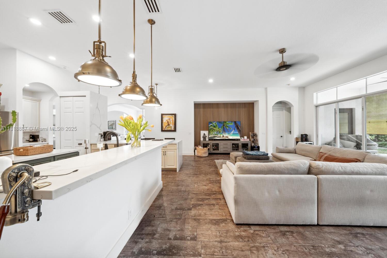 HIBBS GROVE PLANTATION - Residential