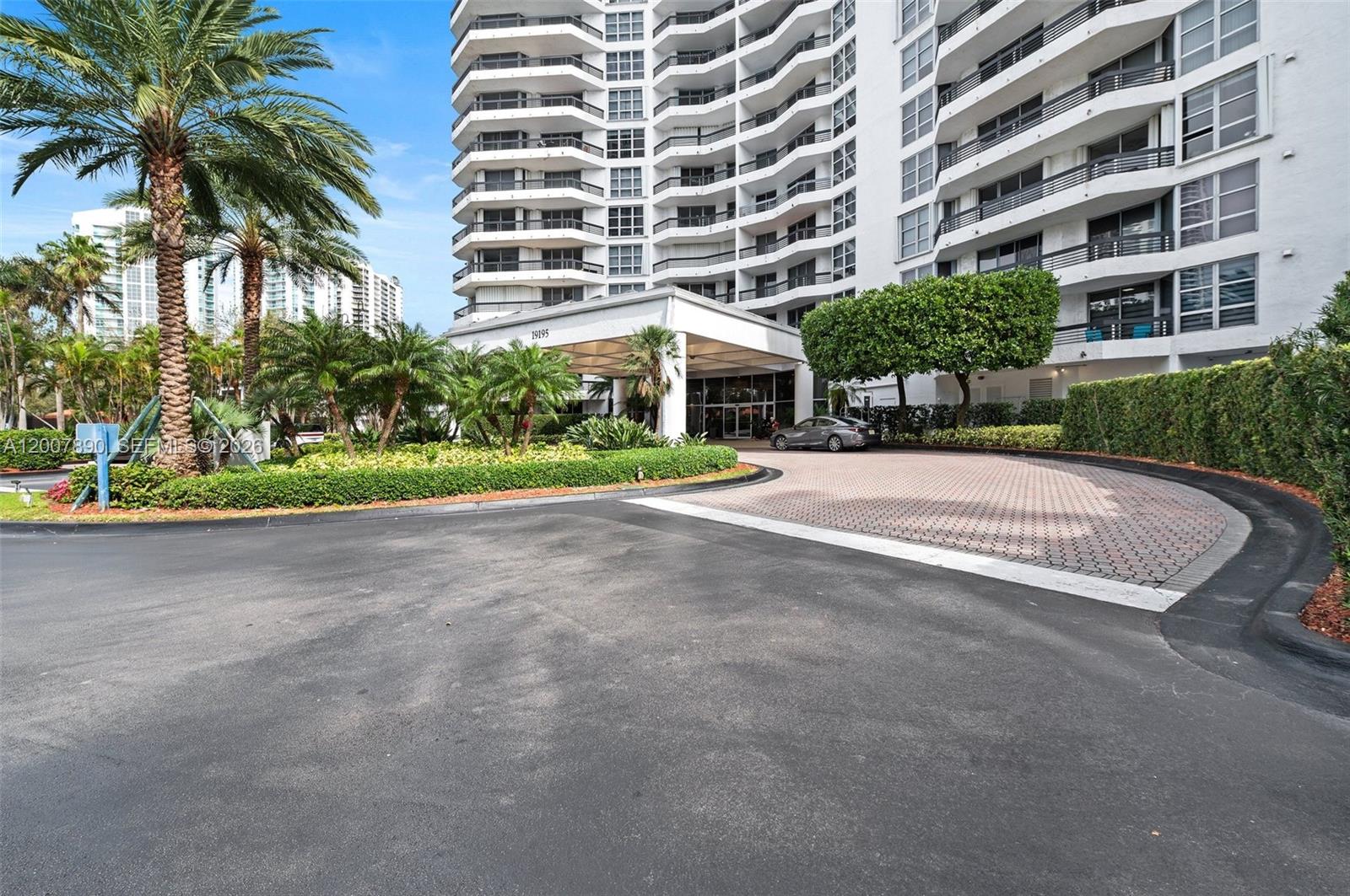 MYSTIC POINTE CONDO NO TW - Residential