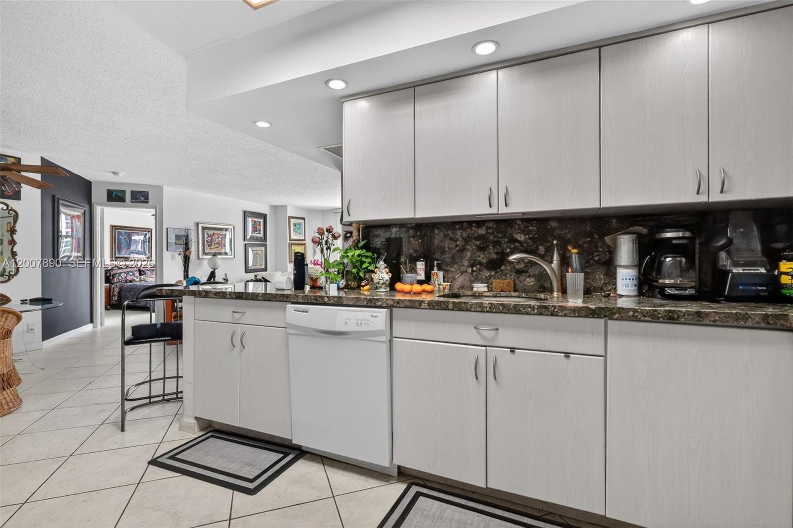 MYSTIC POINTE CONDO NO TW - Residential