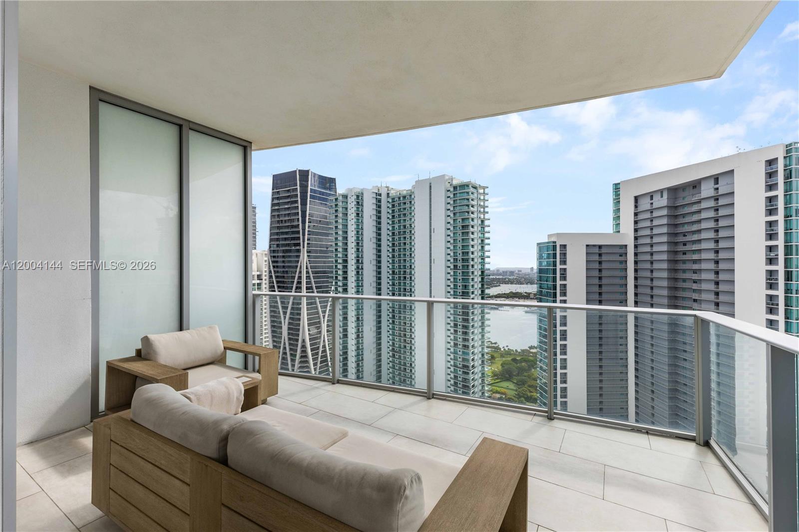 PARAMOUNT MIAMI WORLD - Residential