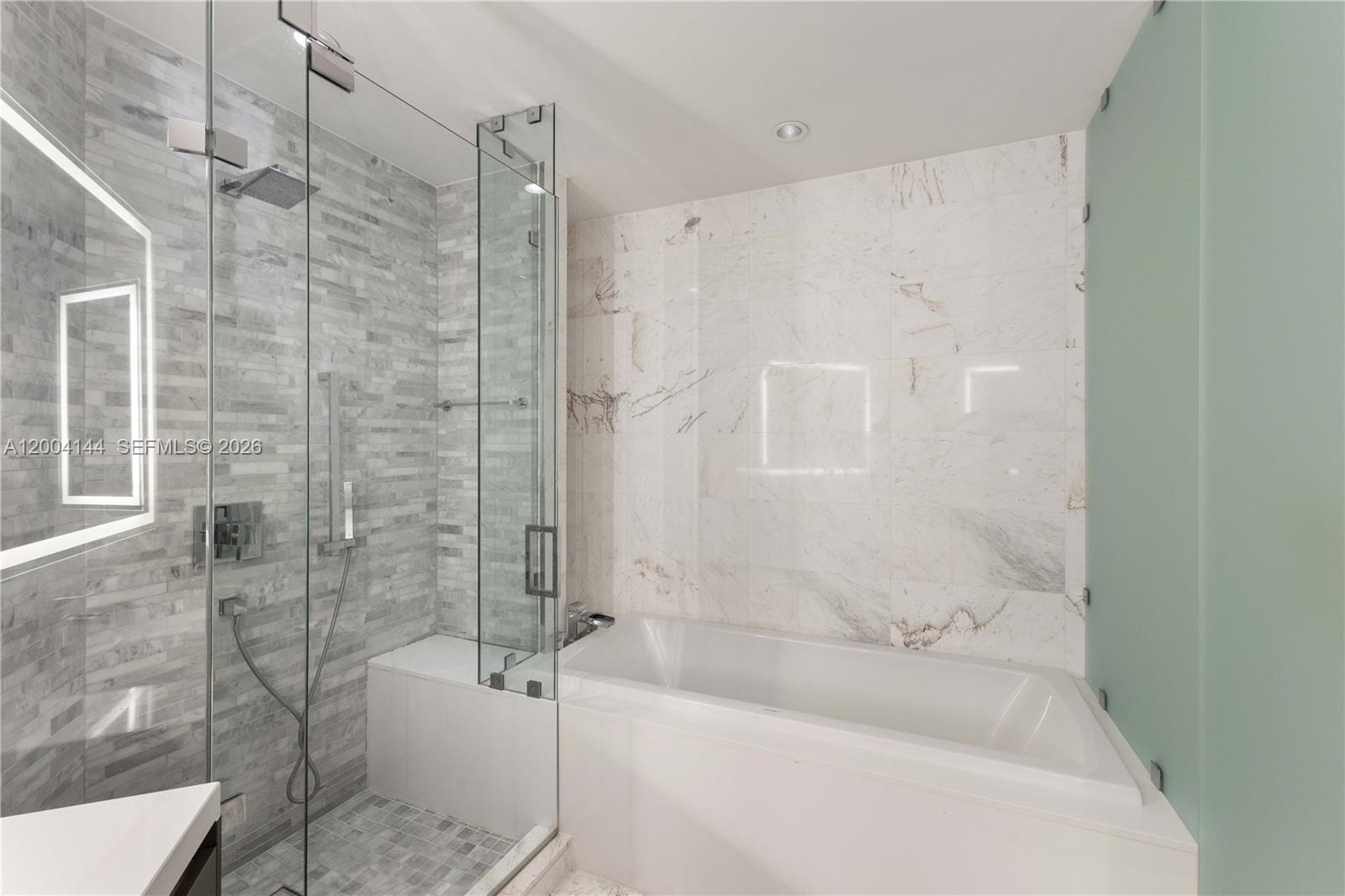 PARAMOUNT MIAMI WORLD - Residential