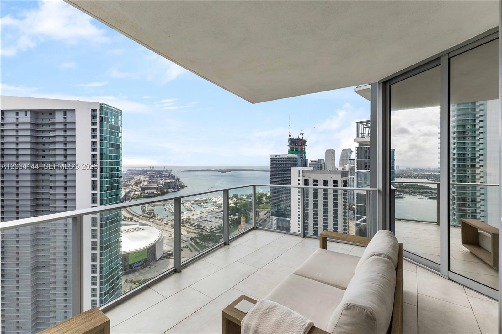 PARAMOUNT MIAMI WORLD - Residential
