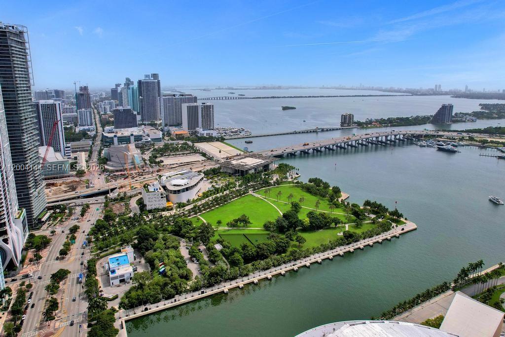 PARAMOUNT MIAMI WORLD - Residential