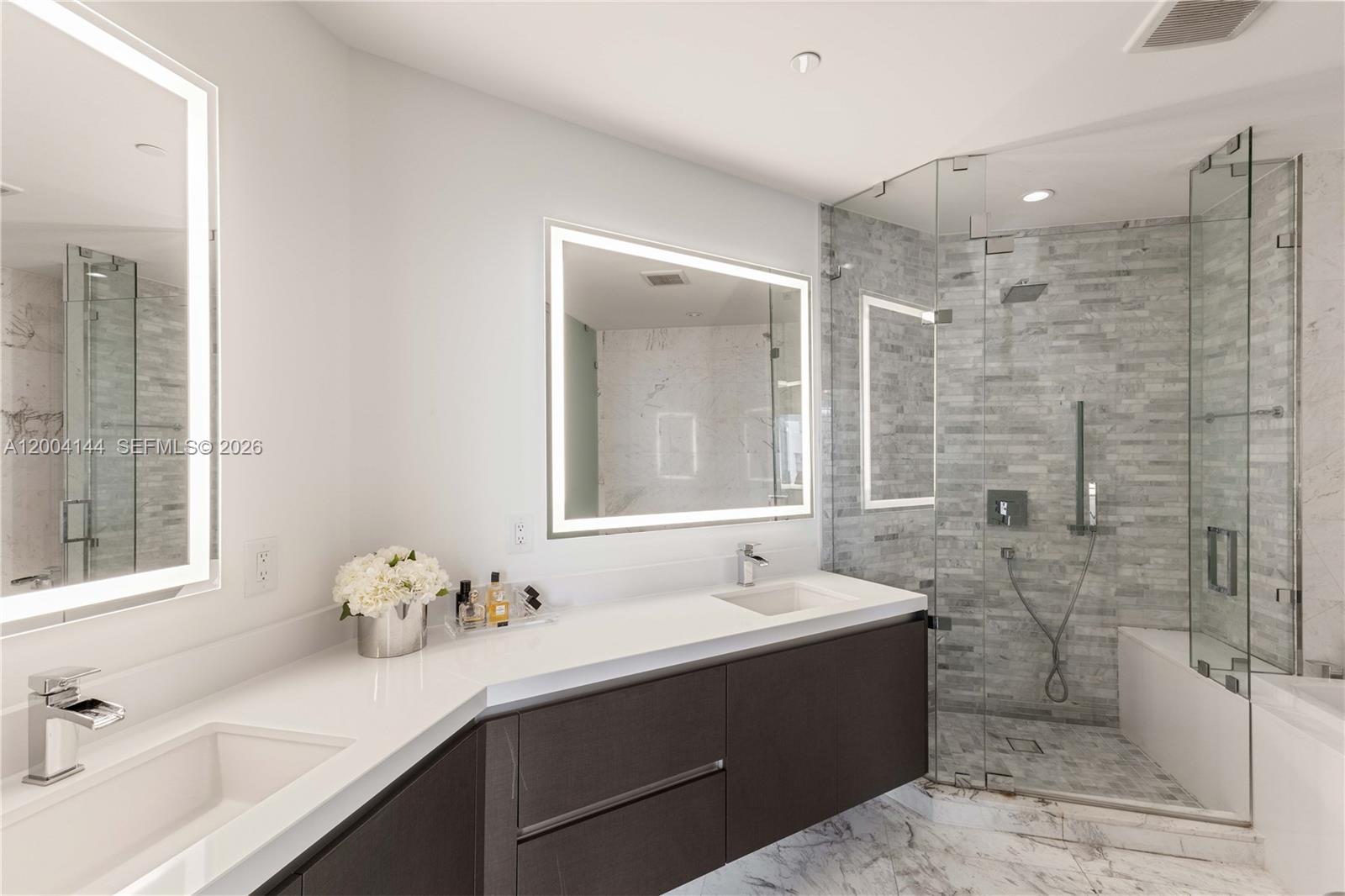 PARAMOUNT MIAMI WORLD - Residential