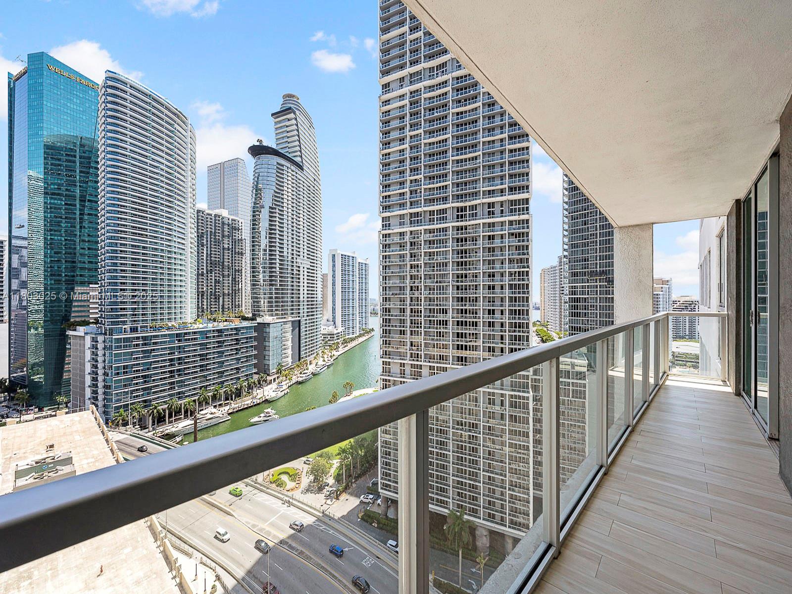 Property for Sale at 500 Brickell Ave 2203, Miami, Broward County, Florida - Bedrooms: 1 
Bathrooms: 1  - $588,000