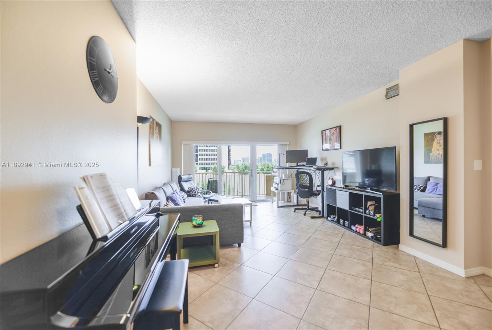 HEMISPHERES CONDO - Residential Lease