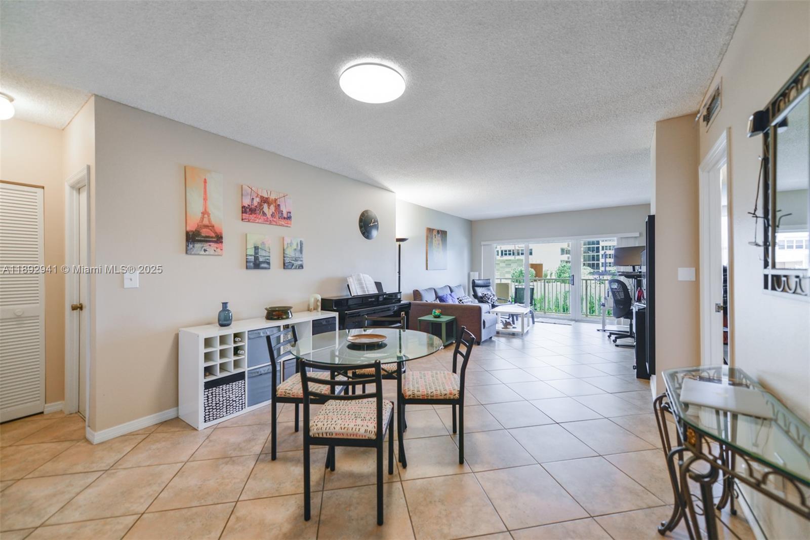 HEMISPHERES CONDO - Residential Lease