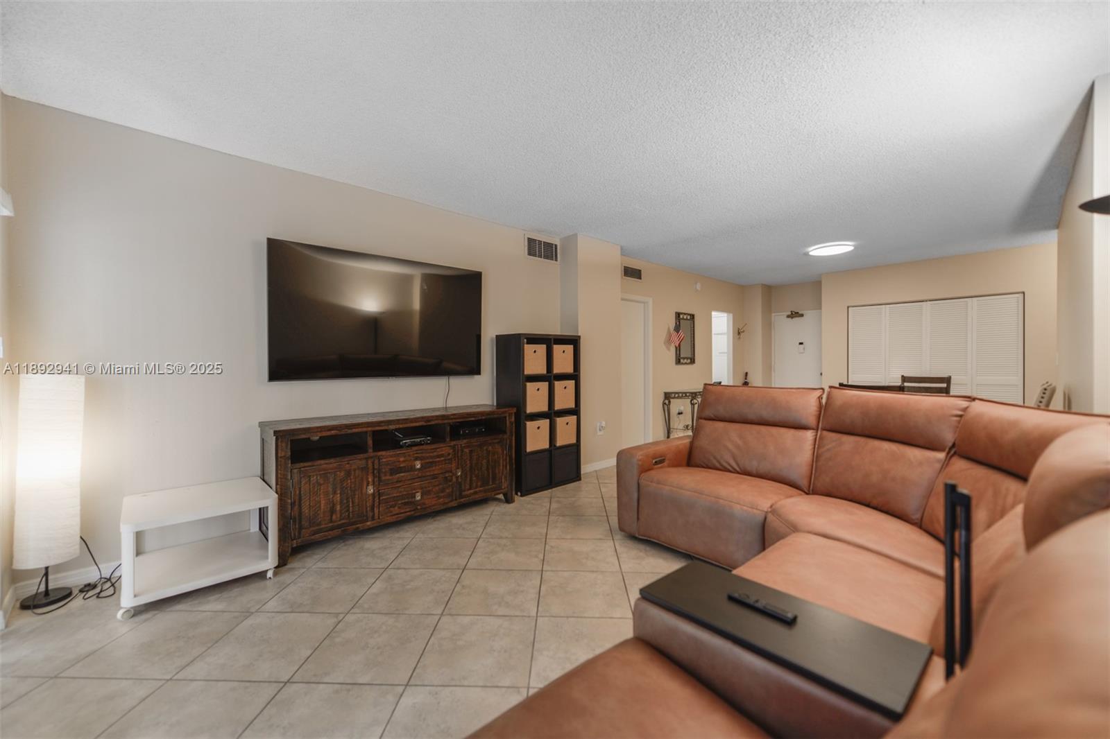 HEMISPHERES CONDO - Residential Lease