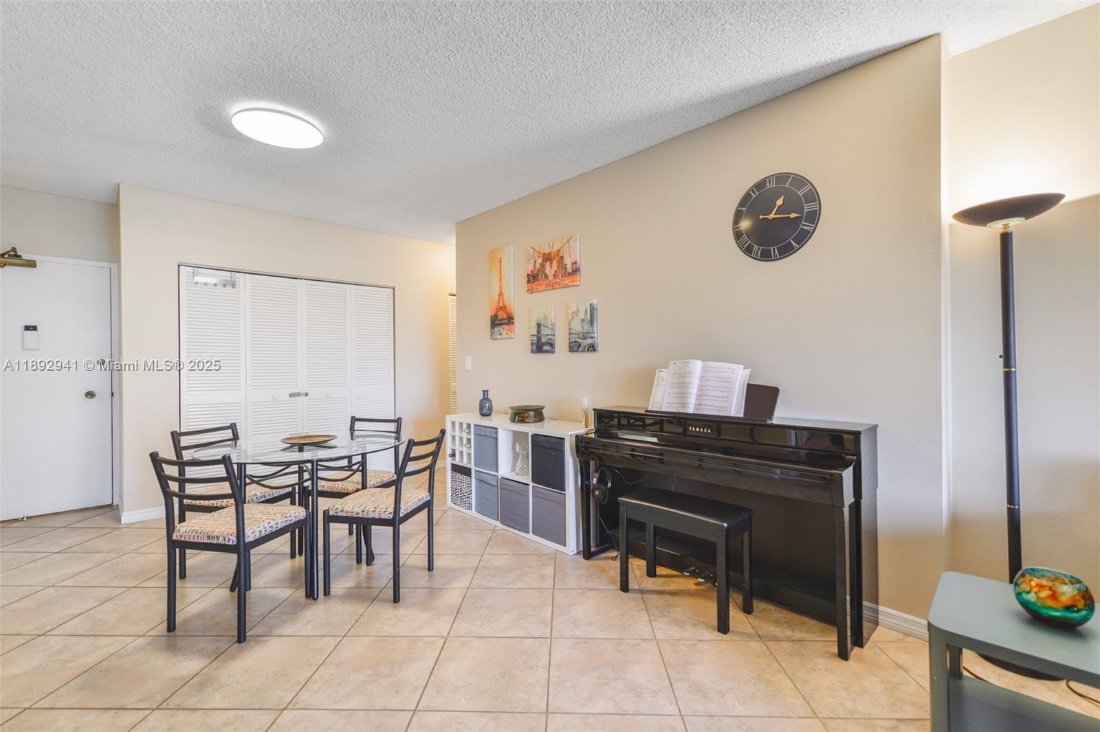 HEMISPHERES CONDO - Residential Lease