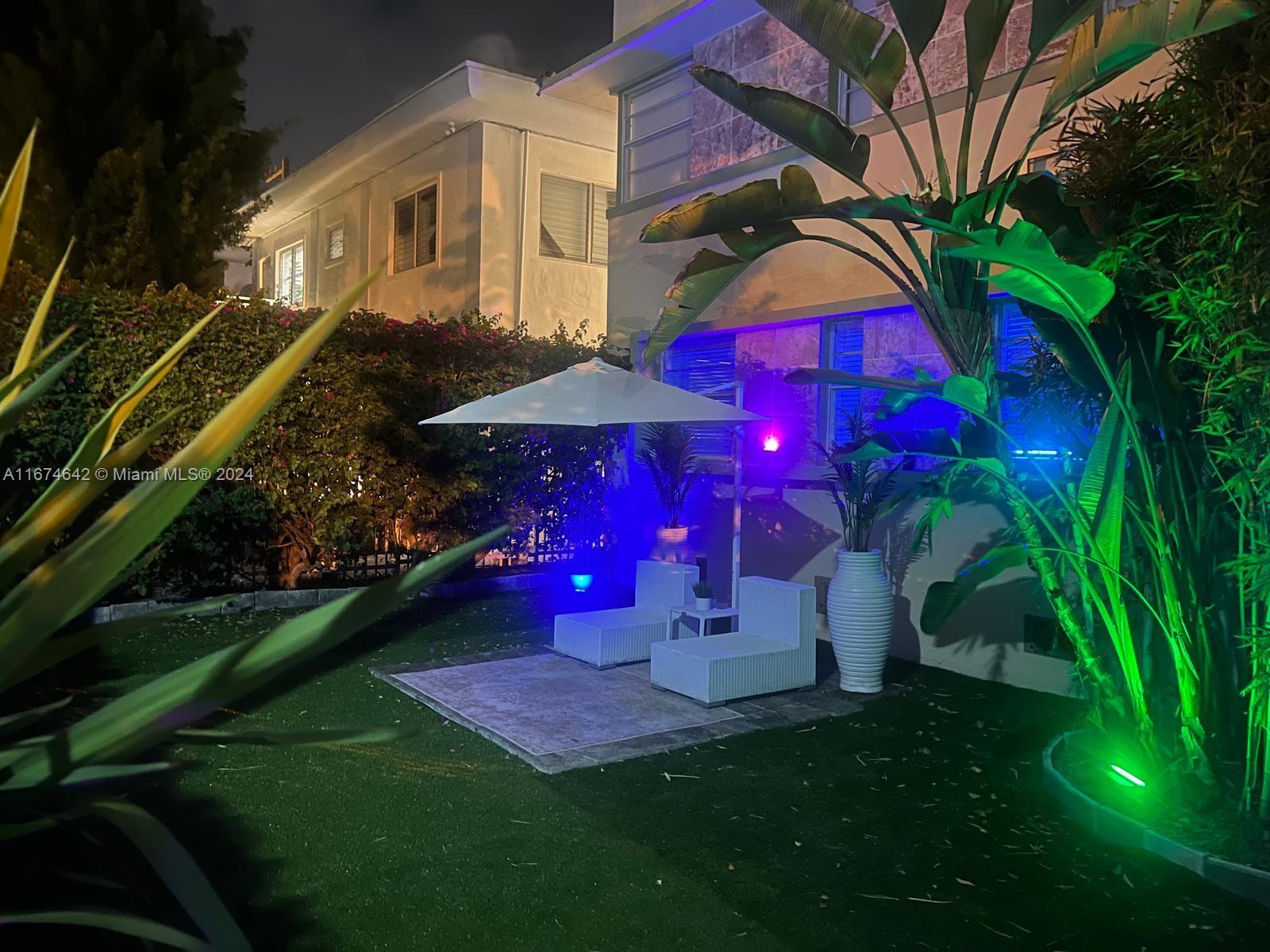Large 2 bedrooms, corner unit, 2 bathroom and one half bathroom. Each bedroom has the bathroom inside. Partially furnished. Spacious kitchen with dinnin are. Big condo garden with exclusive use for this unit.