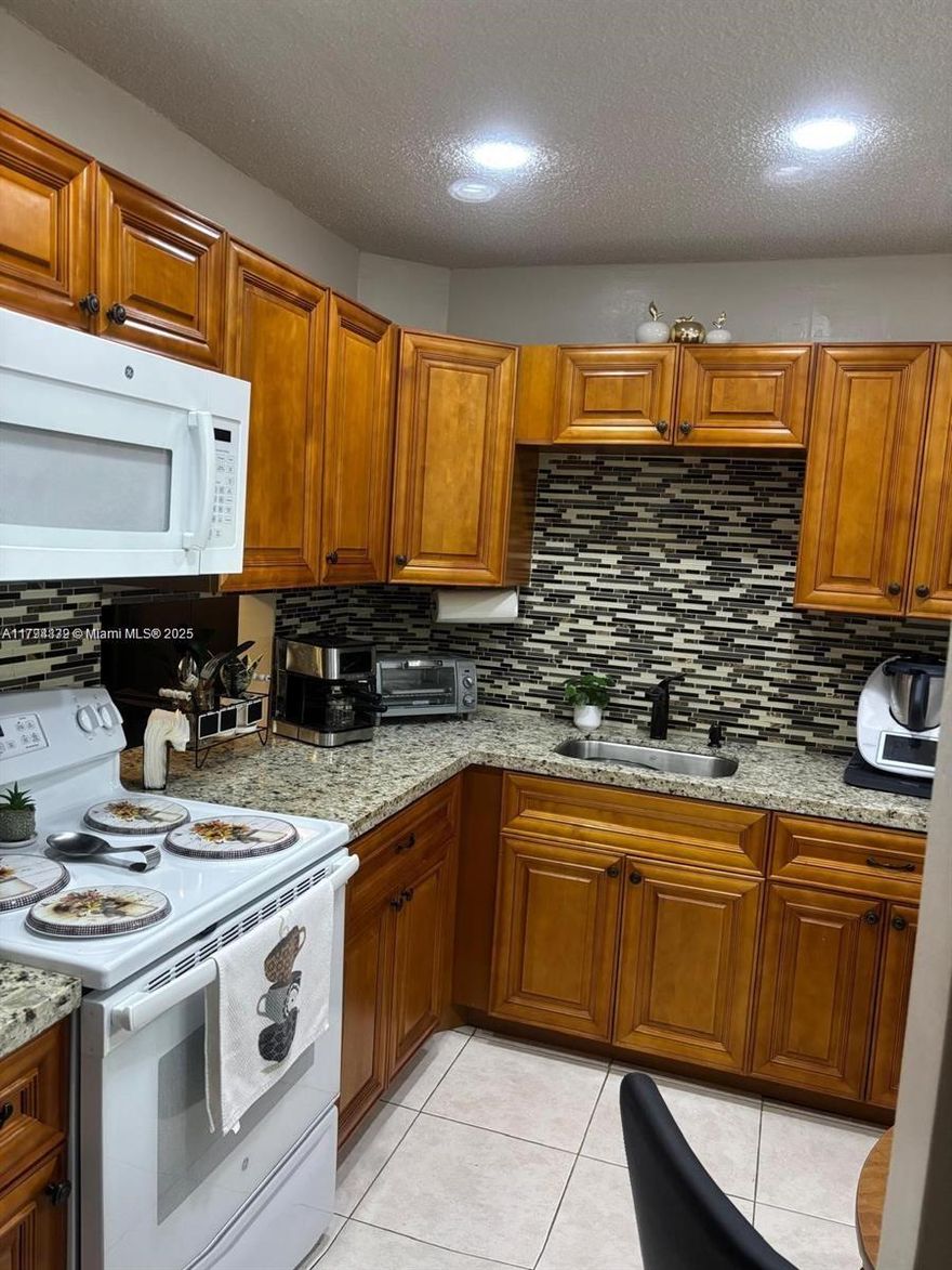 Nice place to live, 1B1.2B 55+community with lots of activities, clubs, and entertainment. Beautiful remodeled apartment. Security, Impact Window, Courtesy bus, library, pest control, 3 pool, Jacuzzi, tennis, bingo, and plusss.
