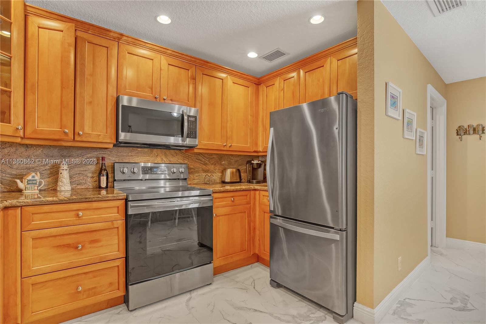 VILLAS OF OCEAN DUNES - Residential Lease