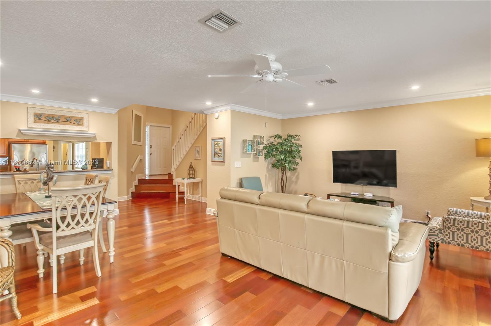 VILLAS OF OCEAN DUNES - Residential Lease